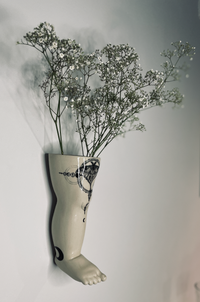 hanging feet vase